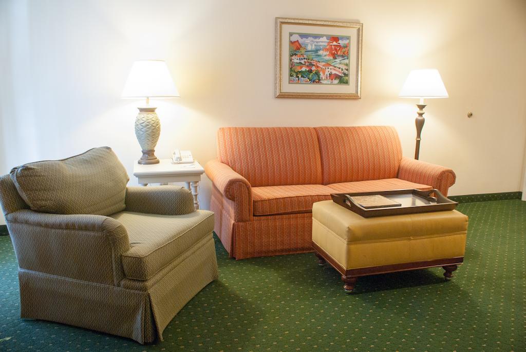 Hawthorn Suites By Wyndham Jacksonville Ruang foto