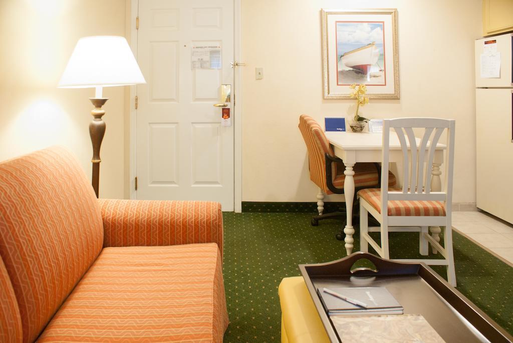 Hawthorn Suites By Wyndham Jacksonville Bagian luar foto